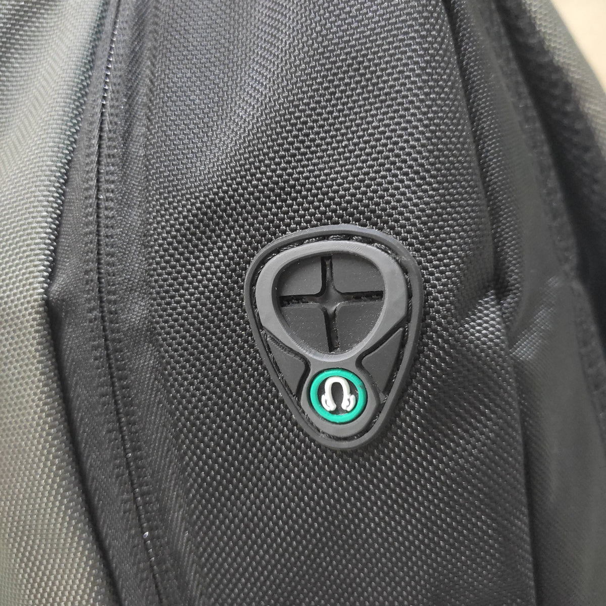 Wenhao Backpack – Large Capacity Travel, School & University Bag with Anti-Theft Pocket, Headphone Port & 16" Laptop Compartment – 47x32x20cm