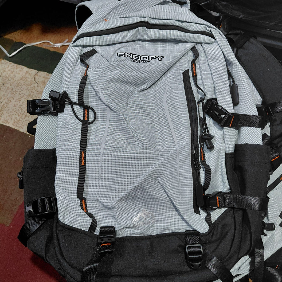 Snoopy Casual Backpack – Light Grey Checked, Water Resistant, 15.6" Laptop Compartment