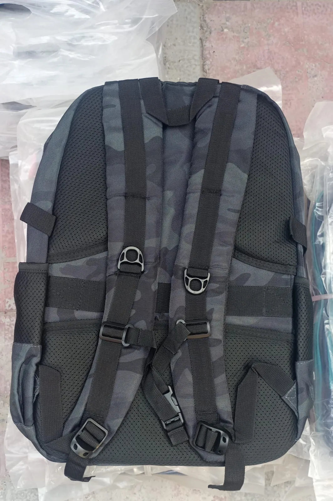 DISHUAI Camo Black Water-Resistant Backpack – 35L Large Capacity Travel & Laptop Bag with Trolley Strap